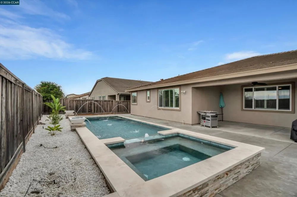 816 Pathfinder Oakley, CA 94561