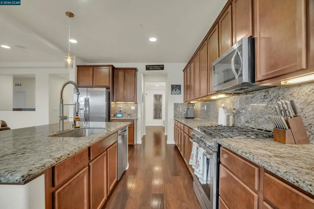 816 Pathfinder Oakley, CA 94561