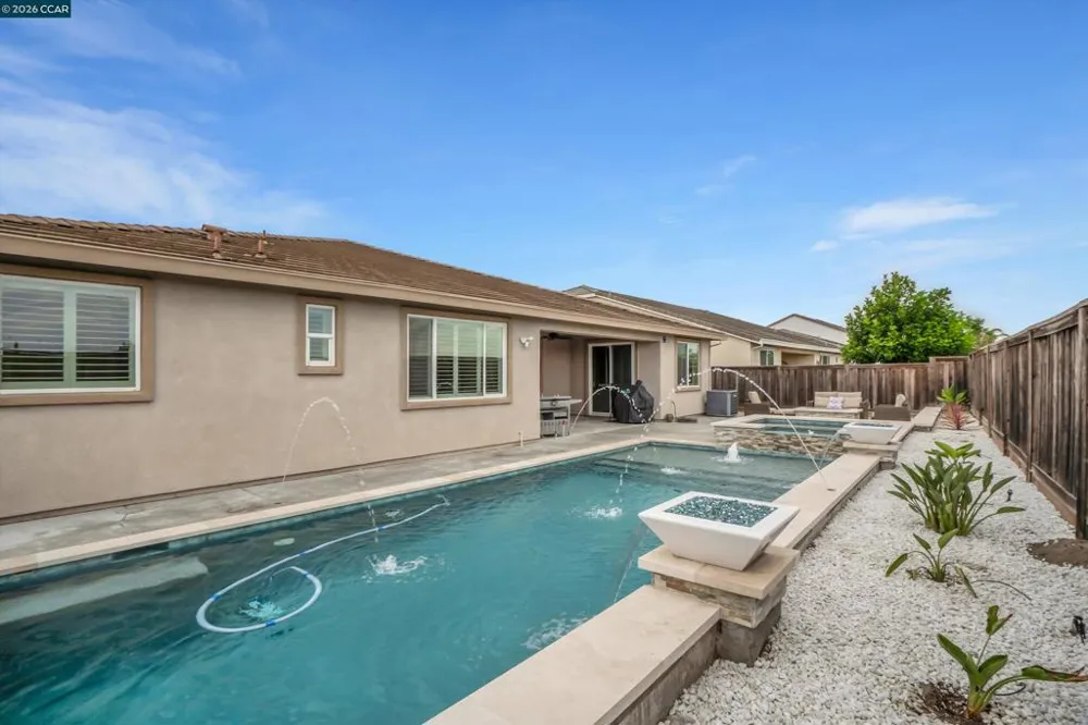 816 Pathfinder Oakley, CA 94561