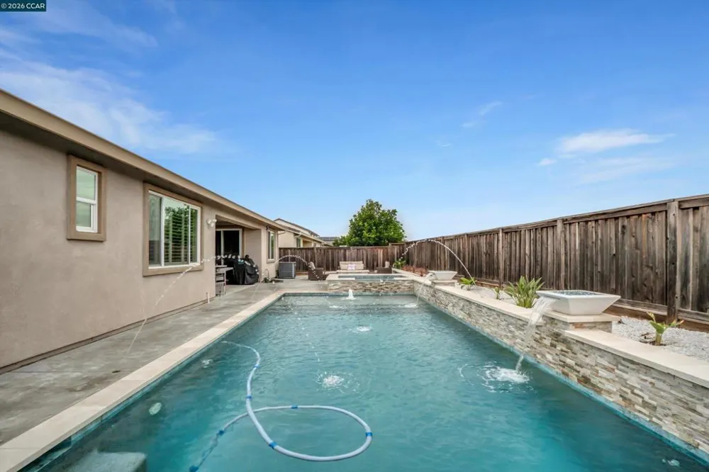 816 Pathfinder Oakley, CA 94561
