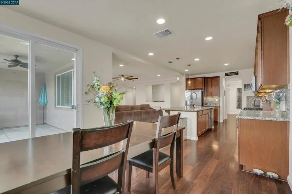 816 Pathfinder Oakley, CA 94561