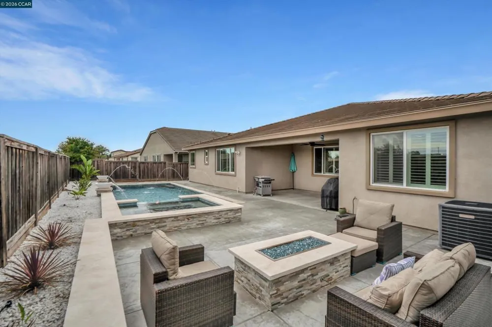 816 Pathfinder Oakley, CA 94561