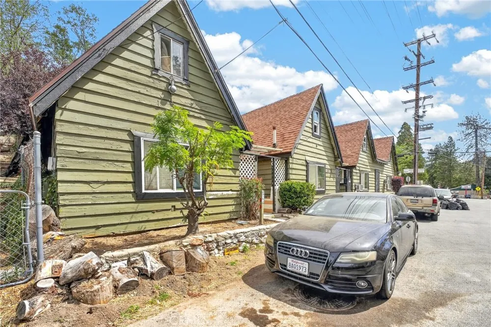 23762 Manzanita Drive Crestline, CA 92325
