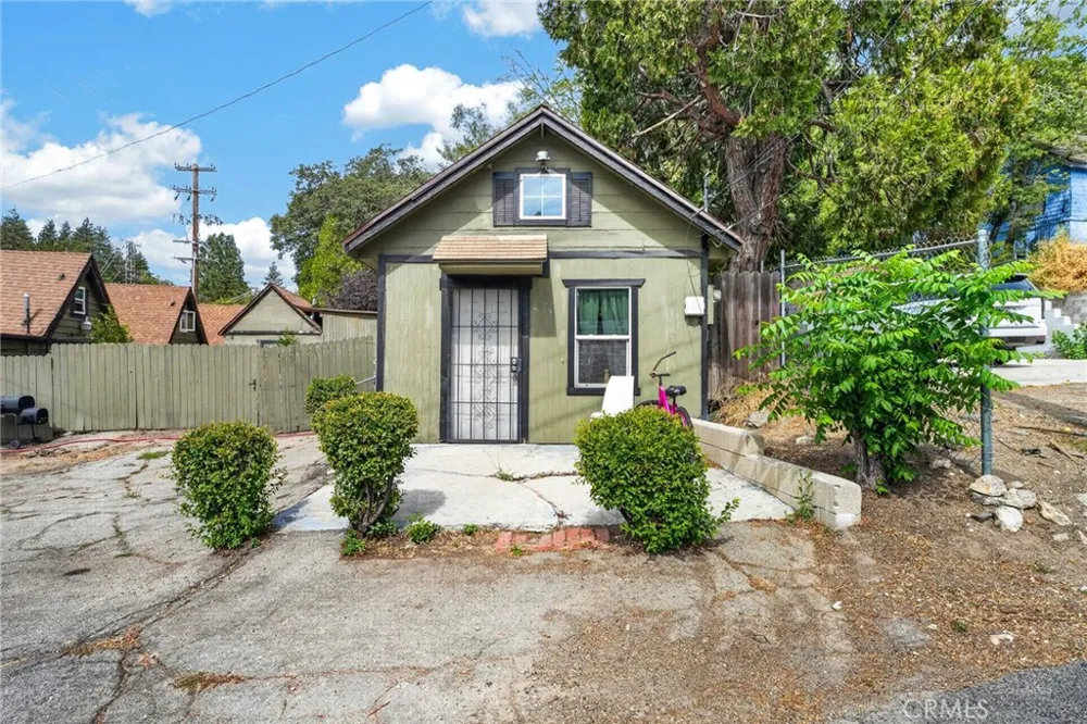 23762 Manzanita Drive Crestline, CA 92325