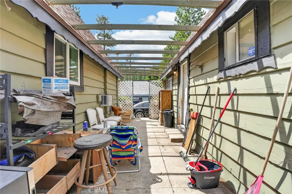 23762 Manzanita Drive Crestline, CA 92325