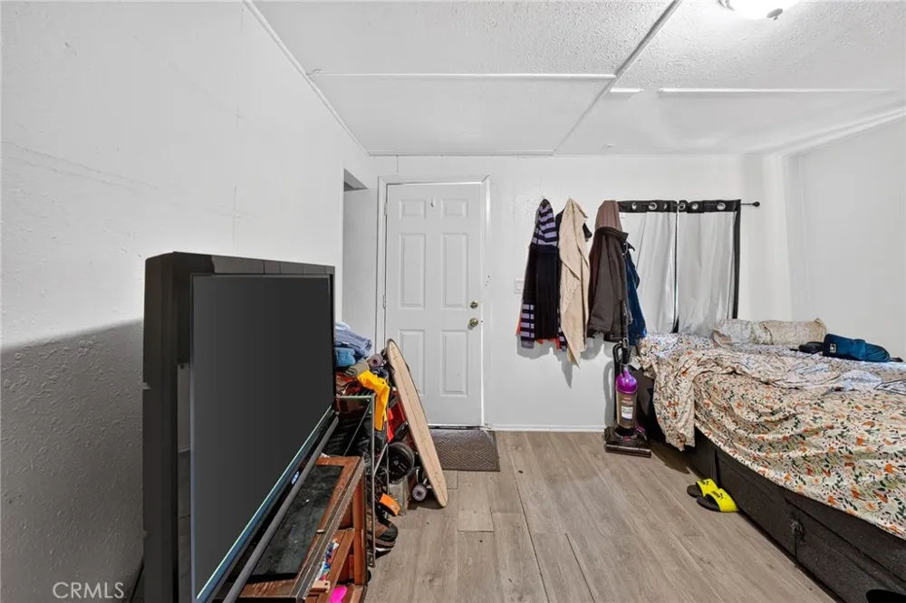 23762 Manzanita Drive Crestline, CA 92325