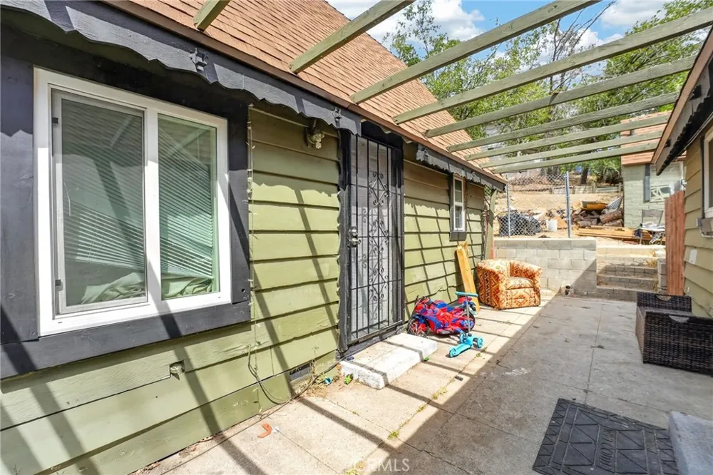 23762 Manzanita Drive Crestline, CA 92325