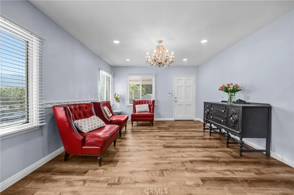 4308 Cloud Avenue La Crescenta, CA 91214