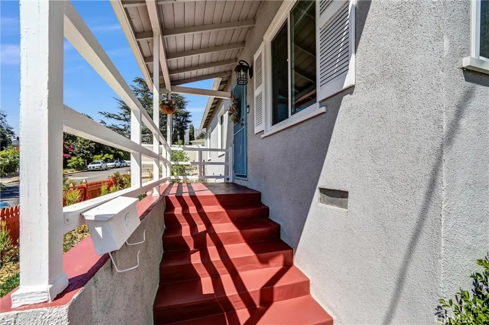 4308 Cloud Avenue La Crescenta, CA 91214