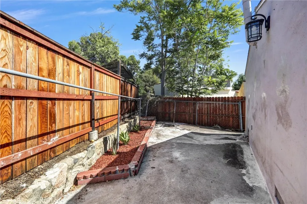 4308 Cloud Avenue La Crescenta, CA 91214