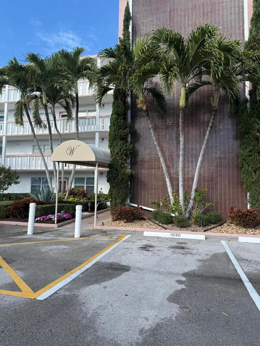 3018 WOLVERTON A E #3018 Boca Raton, FL 33434