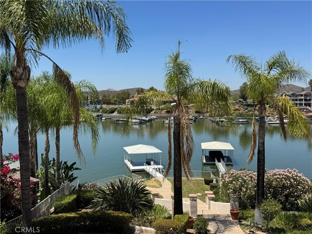 22330 Village Way Canyon Lake, CA 92587