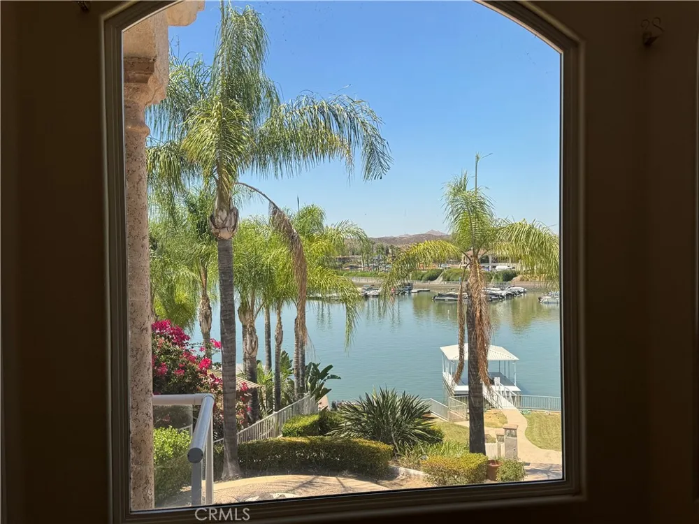 22330 Village Way Canyon Lake, CA 92587