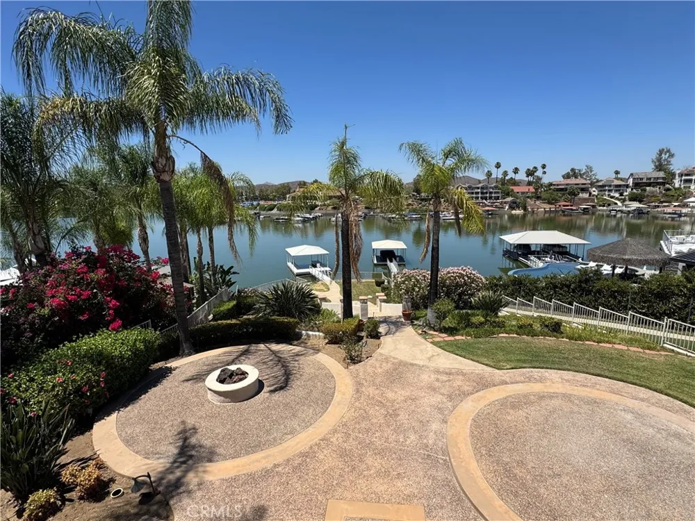 22330 Village Way Canyon Lake, CA 92587