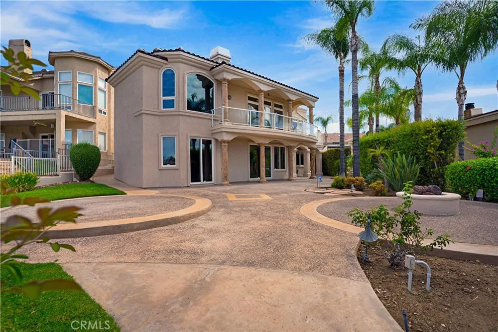 22330 Village Way Canyon Lake, CA 92587