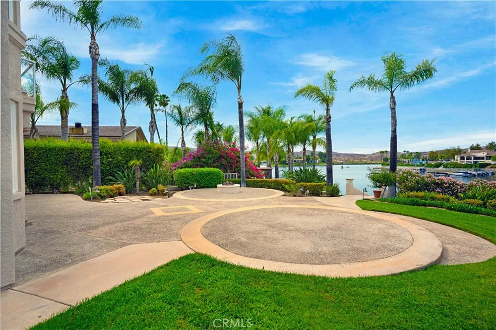 22330 Village Way Canyon Lake, CA 92587