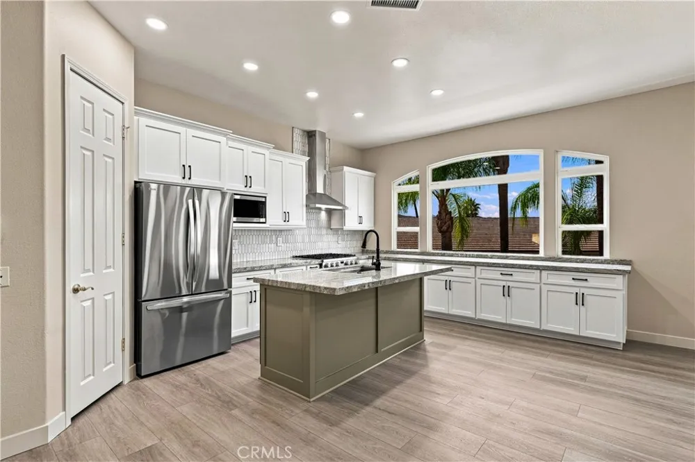 22330 Village Way Canyon Lake, CA 92587