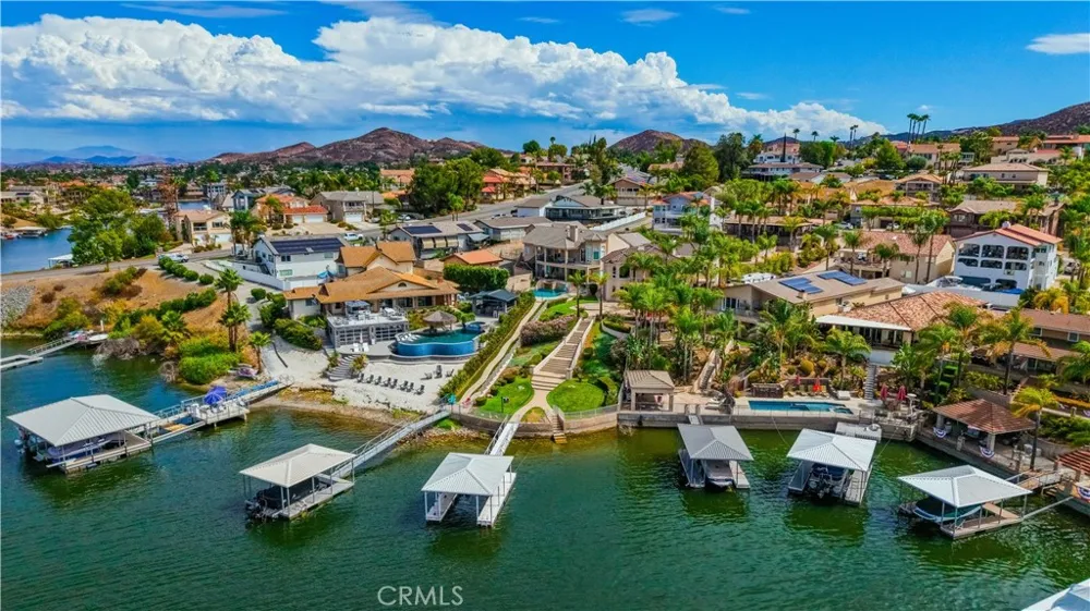 22330 Village Way Canyon Lake, CA 92587