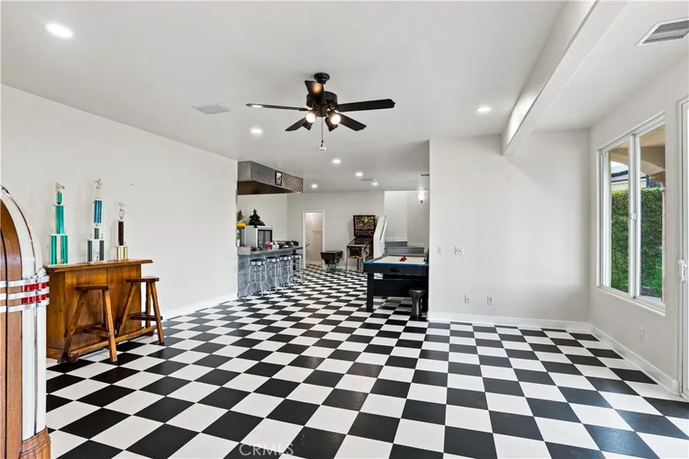 22330 Village Way Canyon Lake, CA 92587