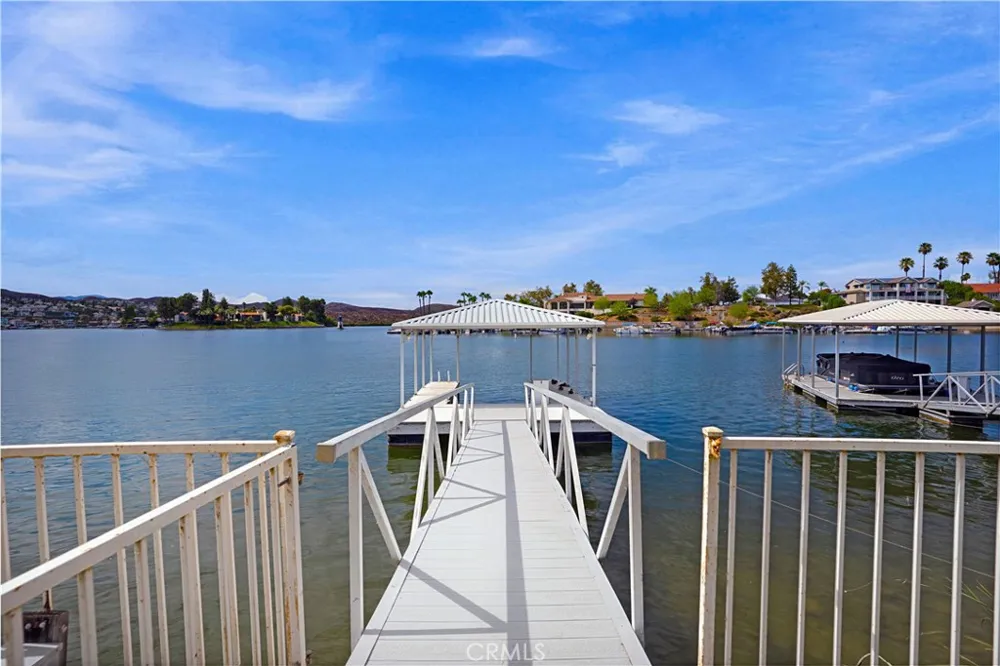 22330 Village Way Canyon Lake, CA 92587