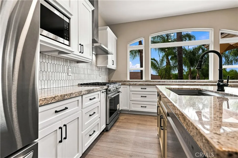 22330 Village Way Canyon Lake, CA 92587