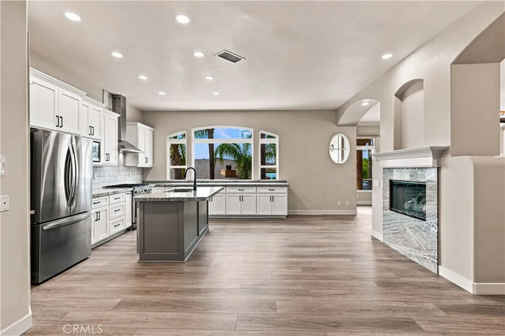 22330 Village Way Canyon Lake, CA 92587