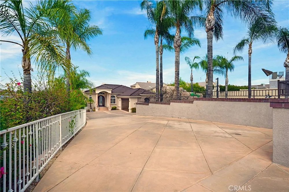 22330 Village Way Canyon Lake, CA 92587