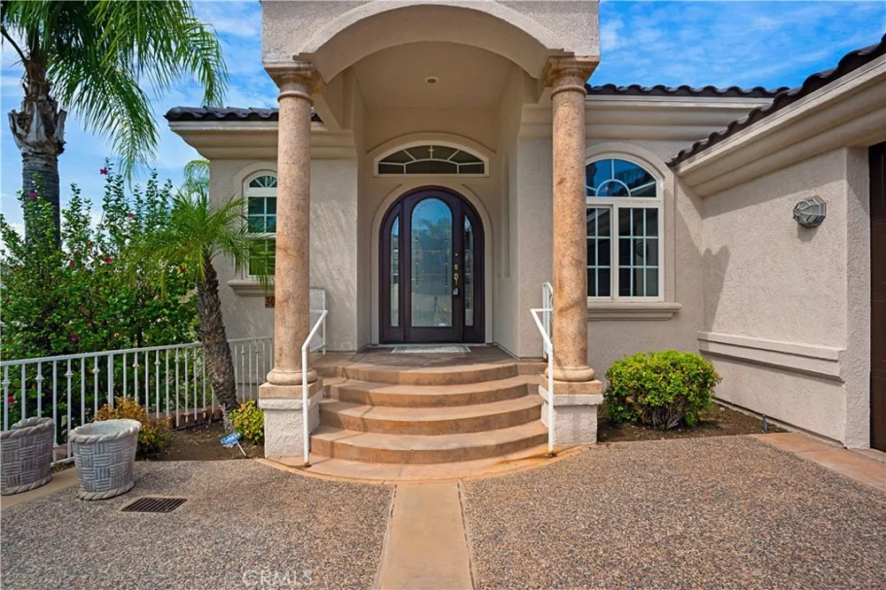 22330 Village Way Canyon Lake, CA 92587