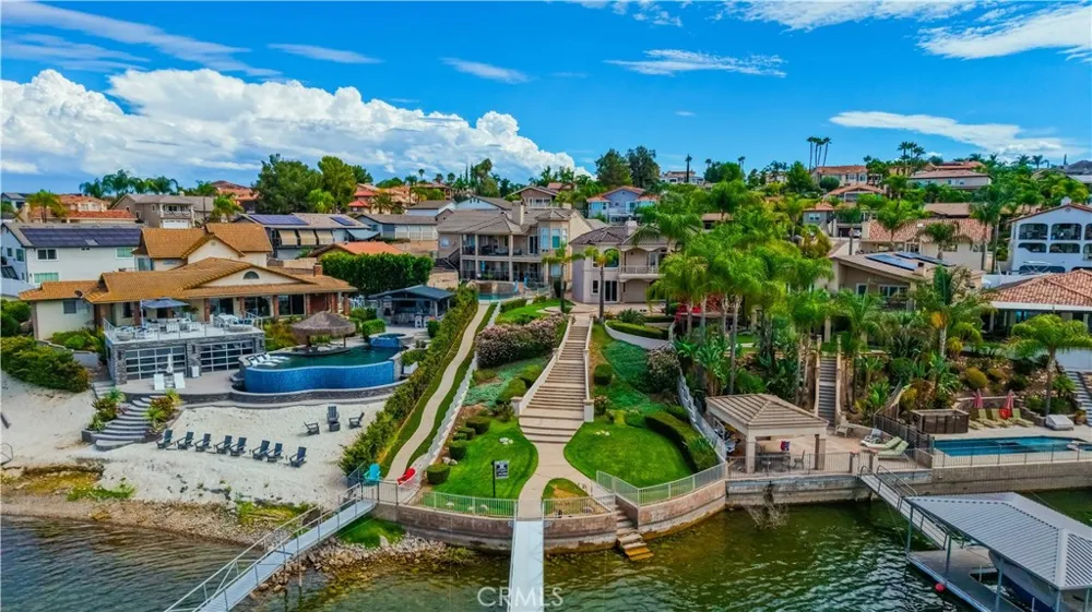 22330 Village Way Canyon Lake, CA 92587