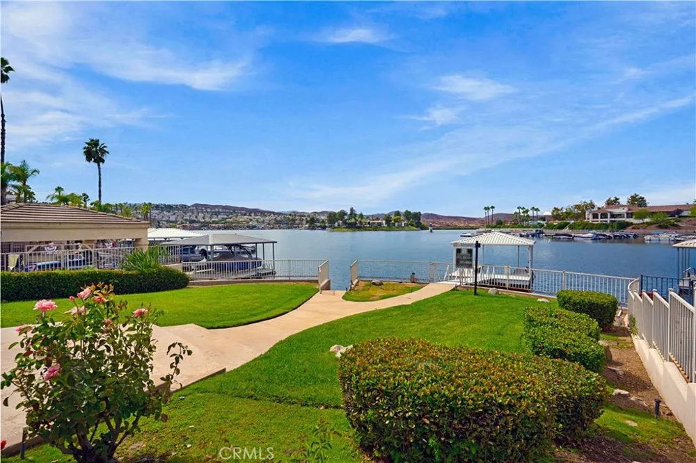 22330 Village Way Canyon Lake, CA 92587