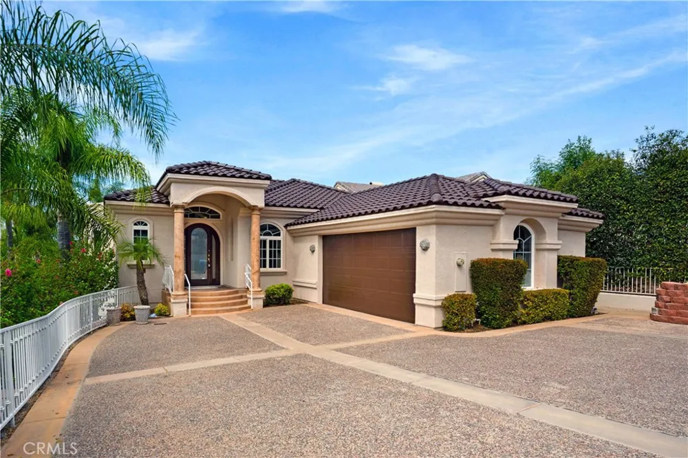 22330 Village Way Canyon Lake, CA 92587