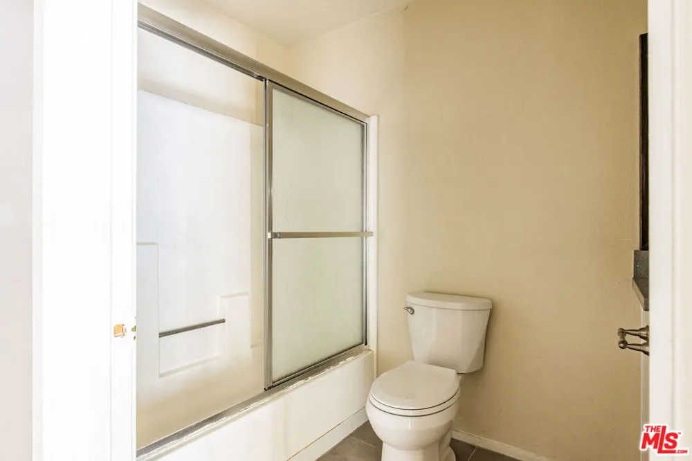 820 S St Andrews Place #303 Los Angeles, CA 90005