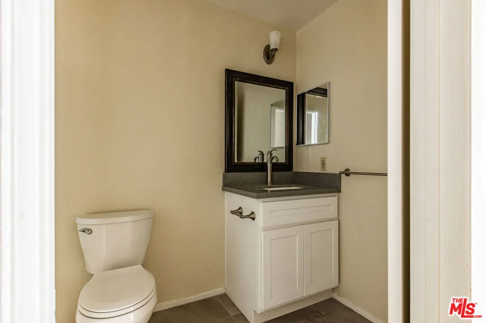 820 S St Andrews Place #303 Los Angeles, CA 90005