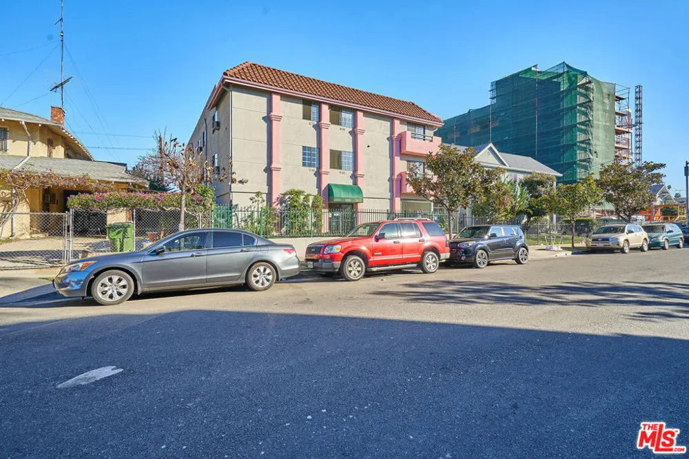 820 S St Andrews Place #303 Los Angeles, CA 90005