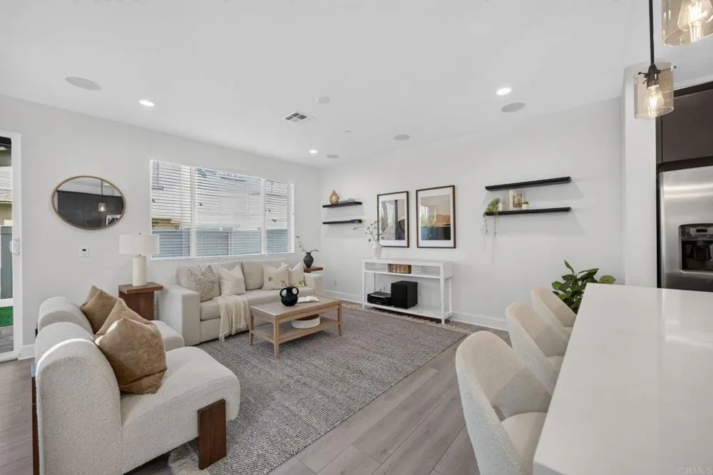 3240 Crecida Way Carlsbad, CA 92010