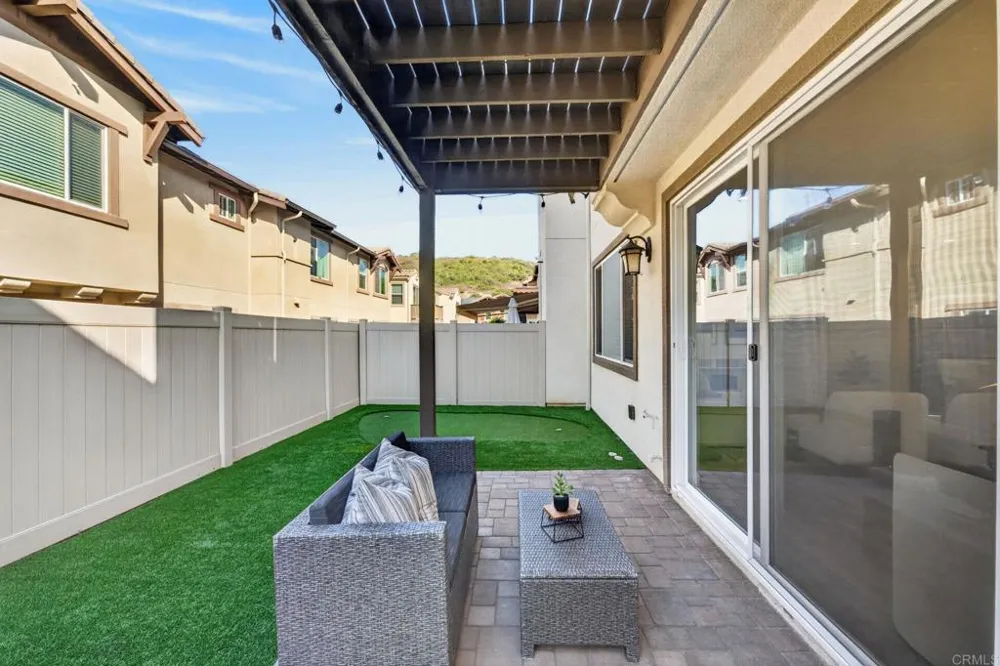 3240 Crecida Way Carlsbad, CA 92010