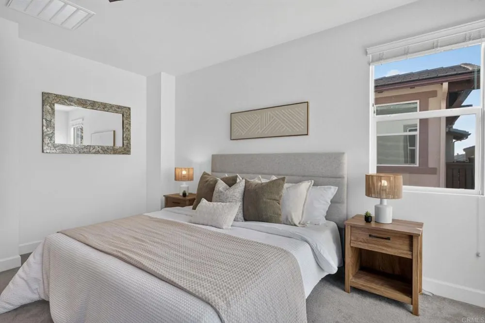3240 Crecida Way Carlsbad, CA 92010