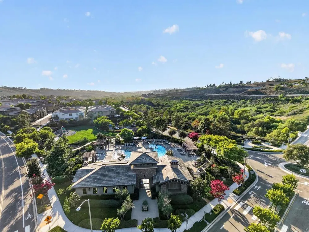 3240 Crecida Way Carlsbad, CA 92010