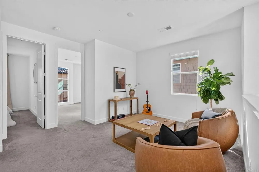 3240 Crecida Way Carlsbad, CA 92010