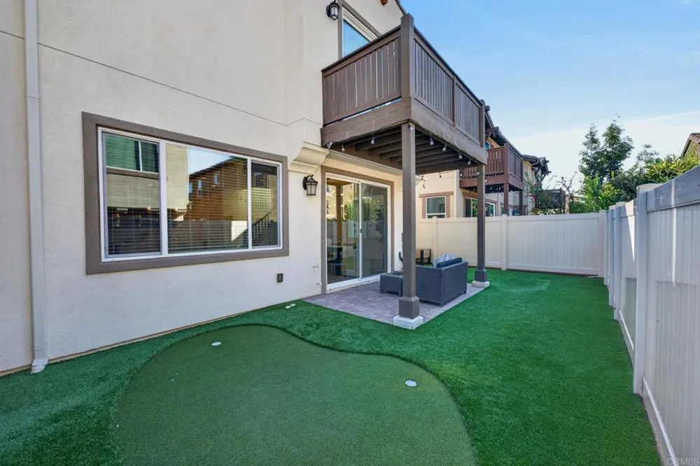 3240 Crecida Way Carlsbad, CA 92010