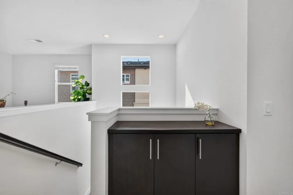 3240 Crecida Way Carlsbad, CA 92010
