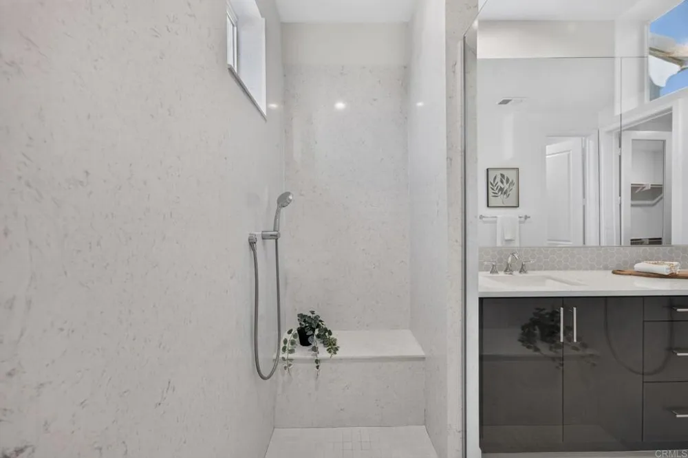 3240 Crecida Way Carlsbad, CA 92010