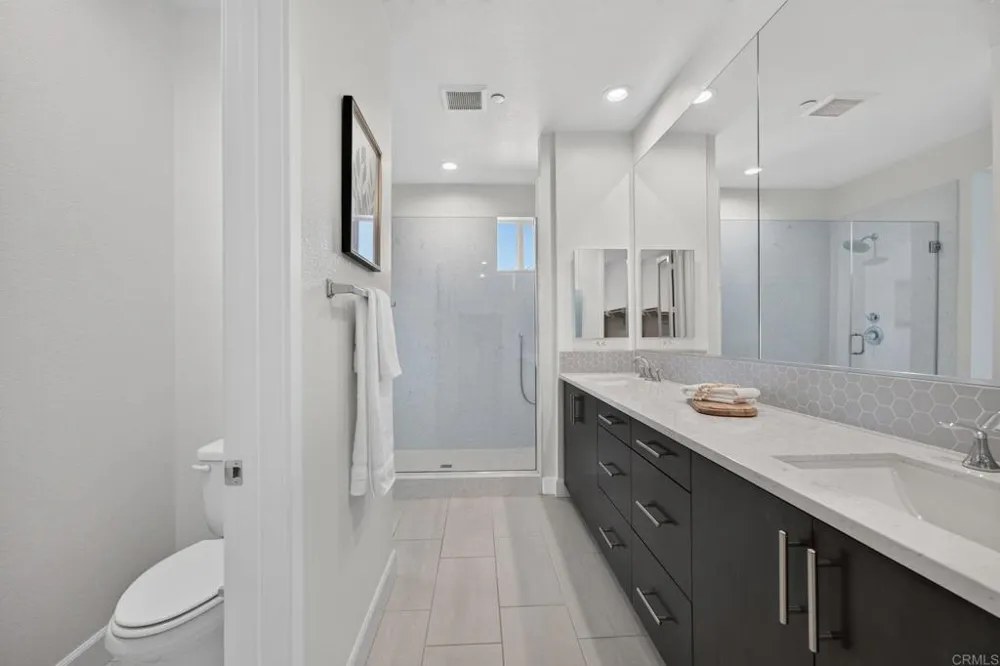3240 Crecida Way Carlsbad, CA 92010