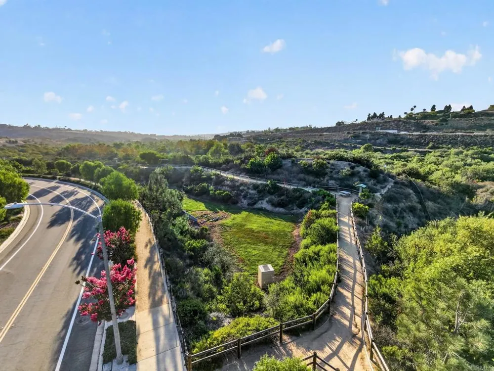 3240 Crecida Way Carlsbad, CA 92010