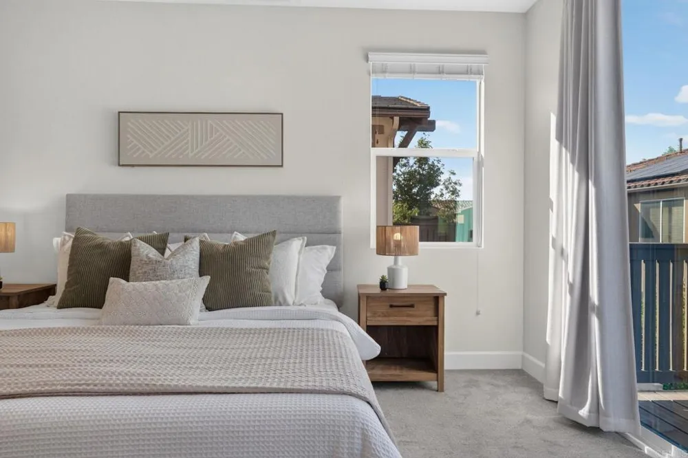 3240 Crecida Way Carlsbad, CA 92010