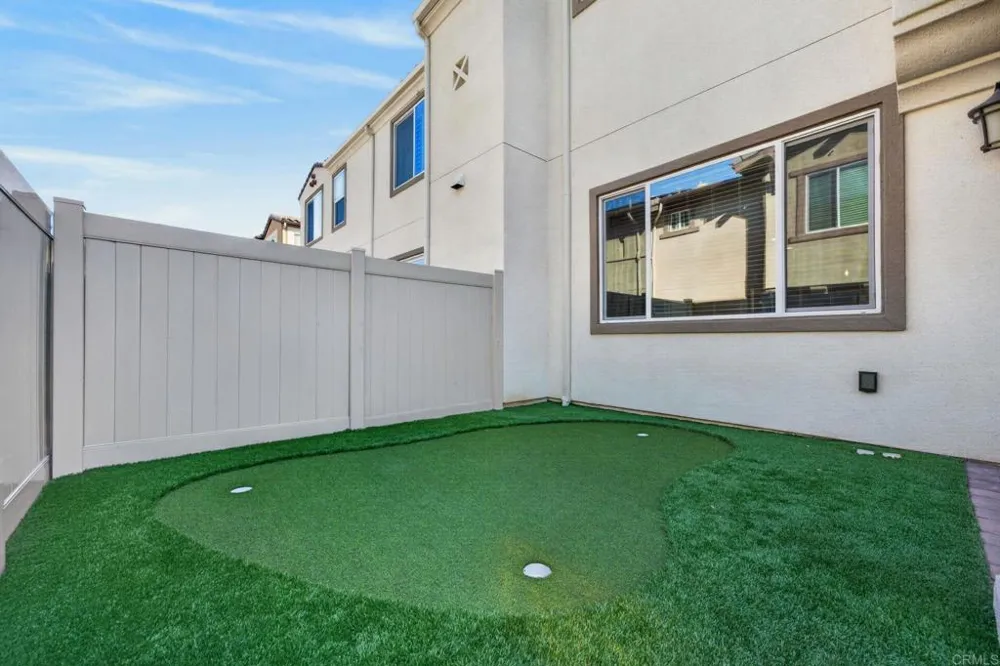3240 Crecida Way Carlsbad, CA 92010