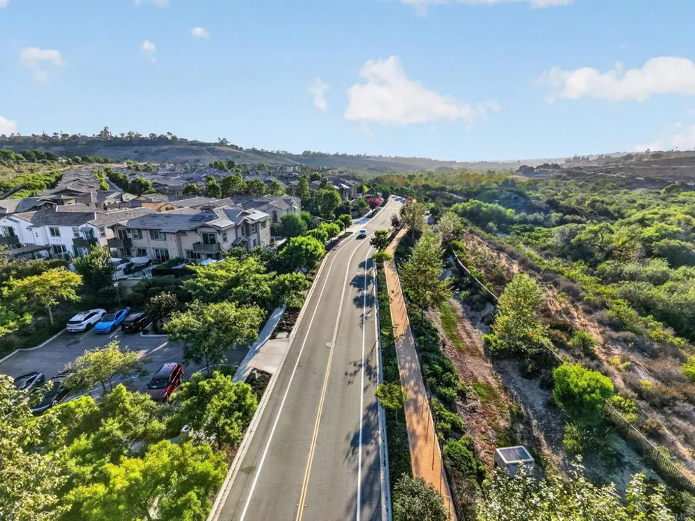 3240 Crecida Way Carlsbad, CA 92010