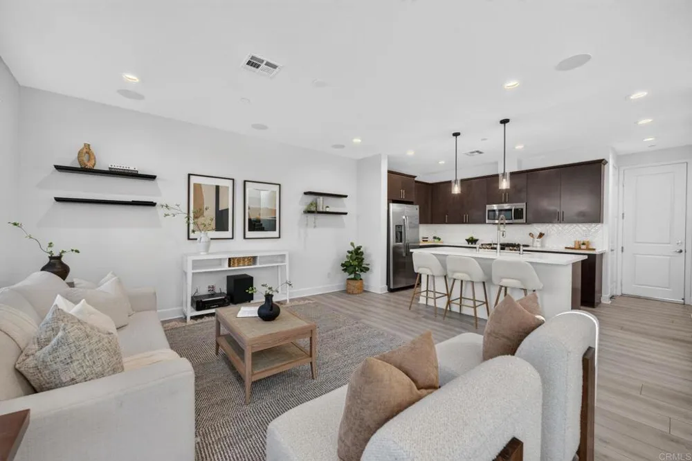 3240 Crecida Way Carlsbad, CA 92010