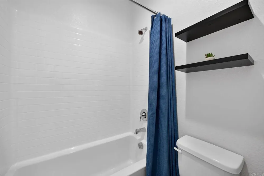 3240 Crecida Way Carlsbad, CA 92010