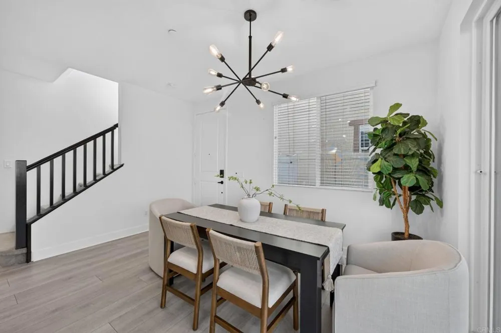 3240 Crecida Way Carlsbad, CA 92010